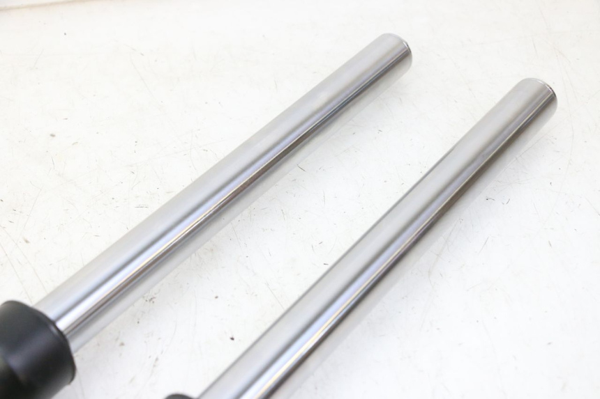 photo de OSŁONA WIDEŁEK AMORTYZATORA APOLLO RFZ 125 - Oznaczenia i referencje