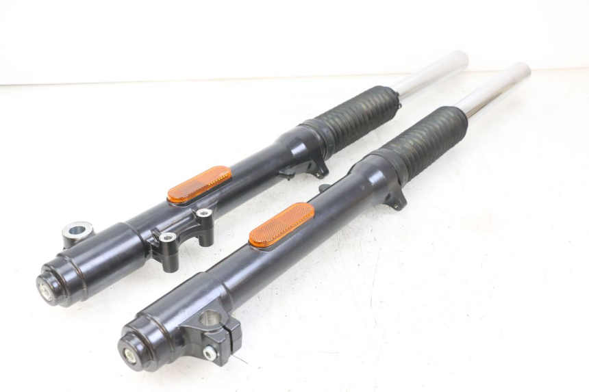 photo de OSŁONA WIDEŁEK AMORTYZATORA ROYAL ENFIELD SCRAM 411 (2022 - 2024) - Widok główny