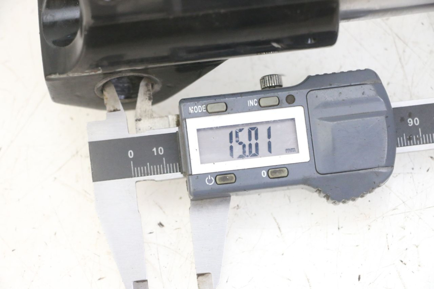 photo de OSŁONA WIDEŁEK AMORTYZATORA APOLLO RXF 125 - Szczegół części