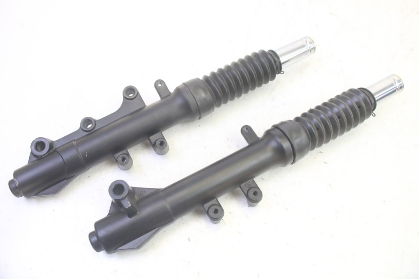 photo de OSŁONA WIDEŁEK ZAWIESZENIA PRZEDNIEGO JM MOTORS SANTANA EVO 50 (2024 - 2026) - Widok główny