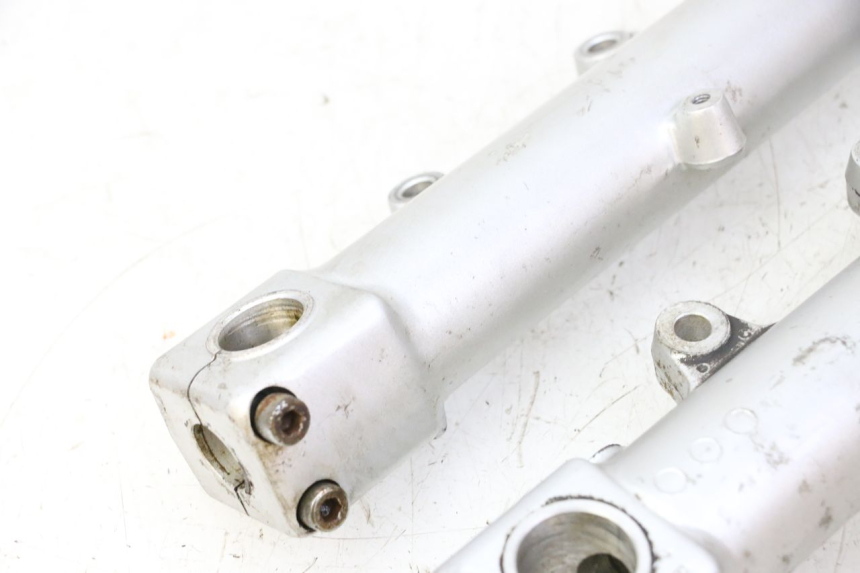 photo de OSŁONA WIDEŁEK ZAWIESZENIA PRZEDNIEGO TRIUMPH SPRINT 900 (1995 - 1998) - Oznaczenia i referencje