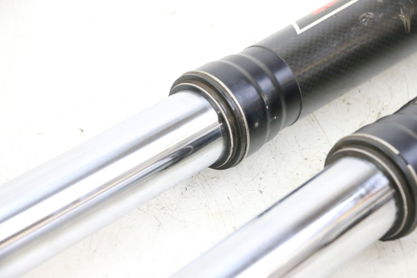 photo de OSŁONA WIDEŁEK AMORTYZATORA KTM SUPERENDURO R 950 (2005 - 2009) - Zoom jakości