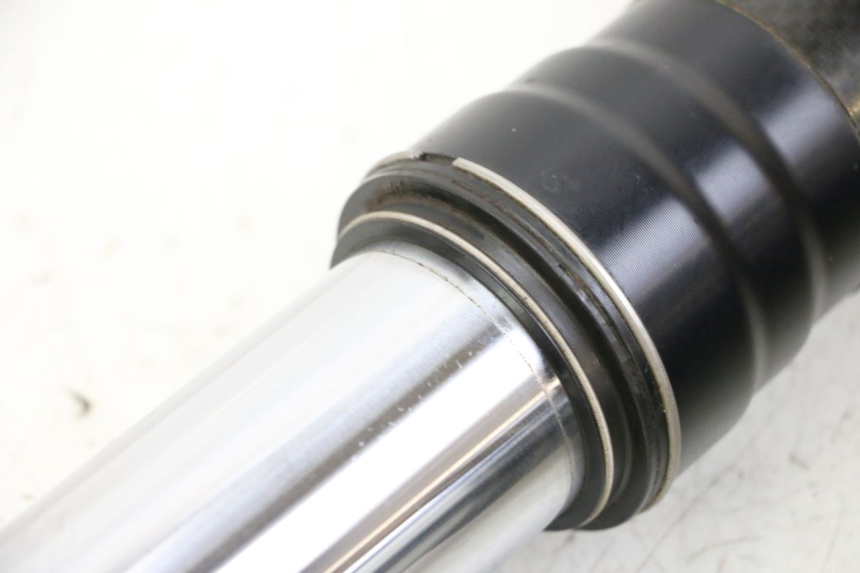 photo de OSŁONA WIDEŁEK AMORTYZATORA KTM SUPERENDURO R 950 (2005 - 2009) - Zoom stanu zużycia