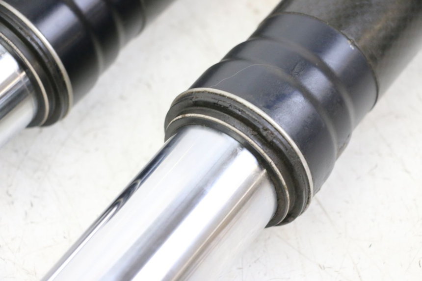 photo de OSŁONA WIDEŁEK AMORTYZATORA KTM SUPERENDURO R 950 (2005 - 2009) - Inny kąt widzenia