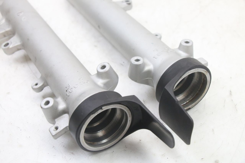 photo de OSŁONA WIDEŁEK ZAWIESZENIA PRZEDNIEGO SUZUKI GSX F GSXF 650 (2007 - 2015) - Zoom stanu zużycia