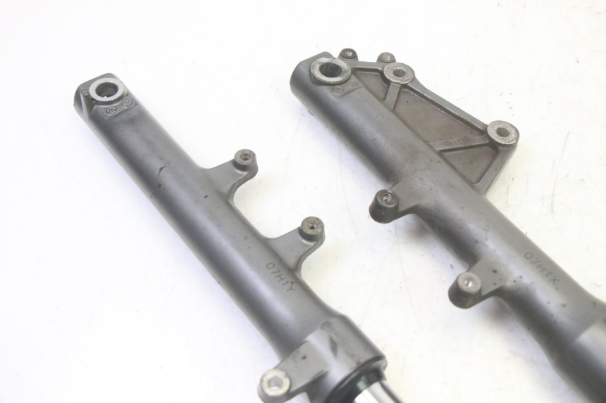 photo de OSŁONA WIDEŁEK ZAWIESZENIA PRZEDNIEGO APRILIA SXR 50 (2021 - 2023) - Widok ogólny