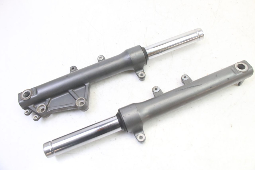 photo de OSŁONA WIDEŁEK ZAWIESZENIA PRZEDNIEGO APRILIA SXR 50 (2021 - 2023) - Stan powierzchni