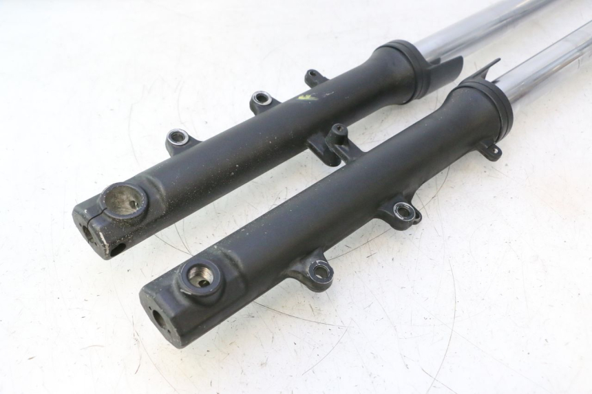 photo de OSŁONA WIDEŁEK ZAWIESZENIA PRZEDNIEGO YAMAHA TDM ABS 900 (2002 - 2014) - Punkty mocowania