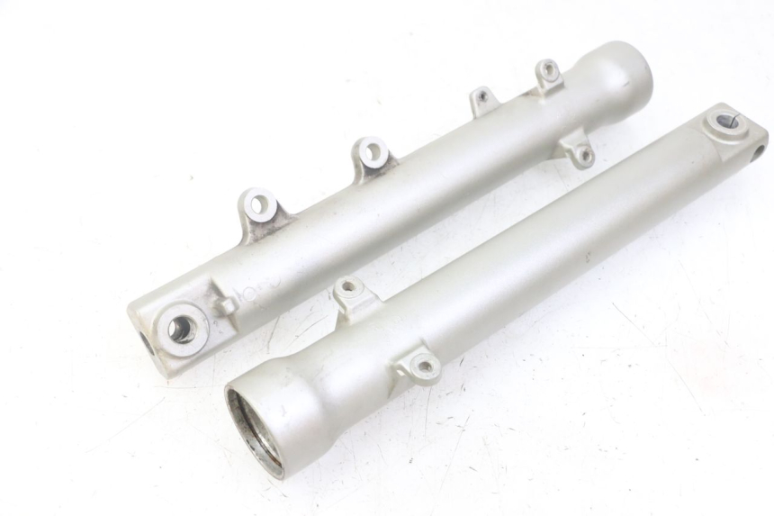 photo de OSŁONA WIDEŁEK ZAWIESZENIA PRZEDNIEGO YAMAHA TDR DELTABOX 125 (1997 - 2003) - Inny kąt widzenia