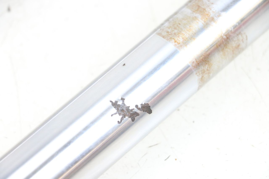 photo de OSŁONA WIDEŁEK ZAWIESZENIA PRZEDNIEGO SUZUKI TS X 80 (1984 - 1988) - Zoom stanu zużycia