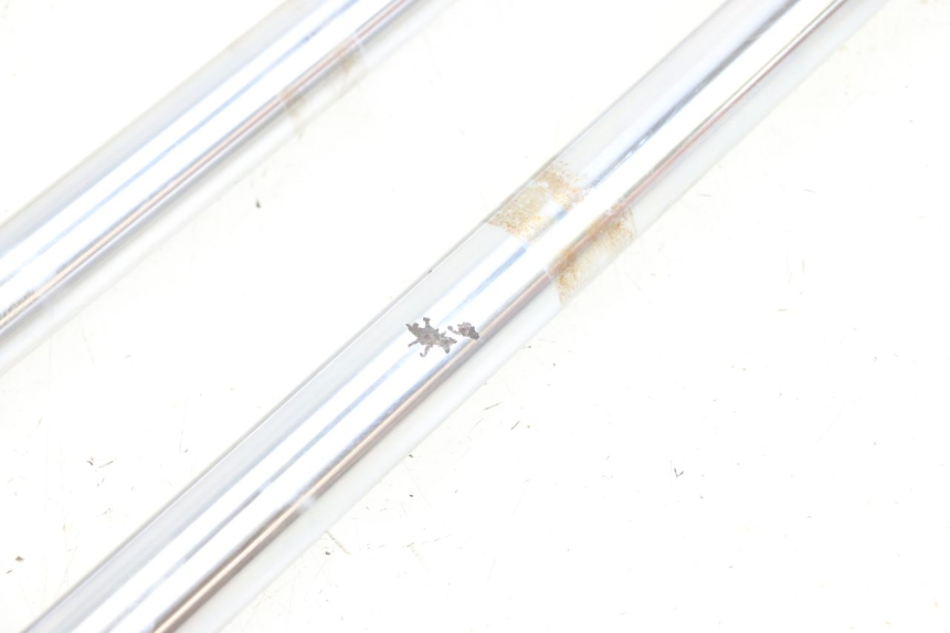 photo de OSŁONA WIDEŁEK ZAWIESZENIA PRZEDNIEGO SUZUKI TS X 80 (1984 - 1988) - Inny kąt widzenia