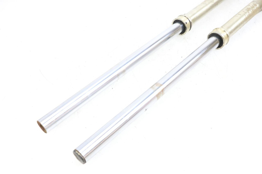 photo de OSŁONA WIDEŁEK ZAWIESZENIA PRZEDNIEGO SUZUKI TS X 80 (1984 - 1988) - Zbliżenie techniczne