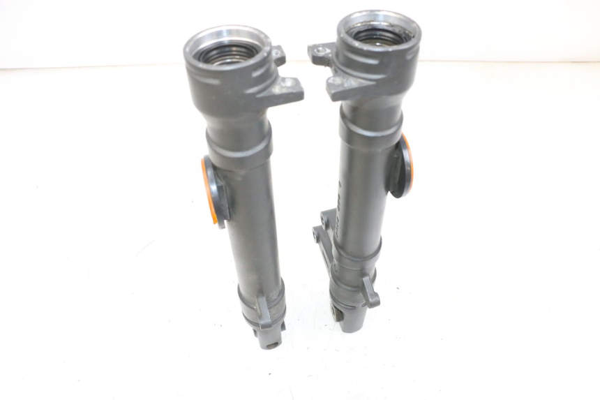 photo de OSŁONA WIDEŁEK ZAWIESZENIA PRZEDNIEGO YAMAHA TZR 50 (2008 - 2016) - Szczegół części