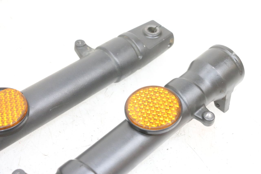 photo de OSŁONA WIDEŁEK ZAWIESZENIA PRZEDNIEGO YAMAHA TZR 50 (2008 - 2016) - Szczegóły charakterystyczne