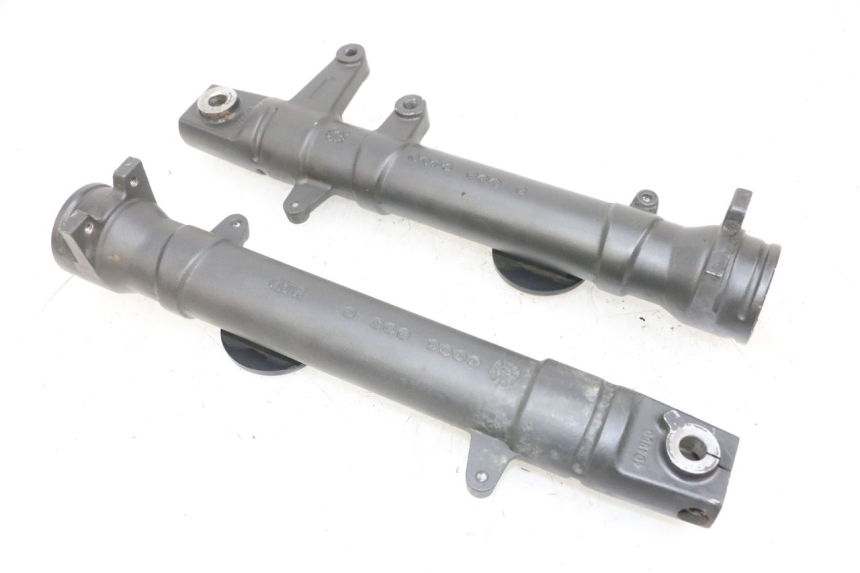 photo de OSŁONA WIDEŁEK ZAWIESZENIA PRZEDNIEGO YAMAHA TZR 50 (2008 - 2016) - Zbliżenie techniczne