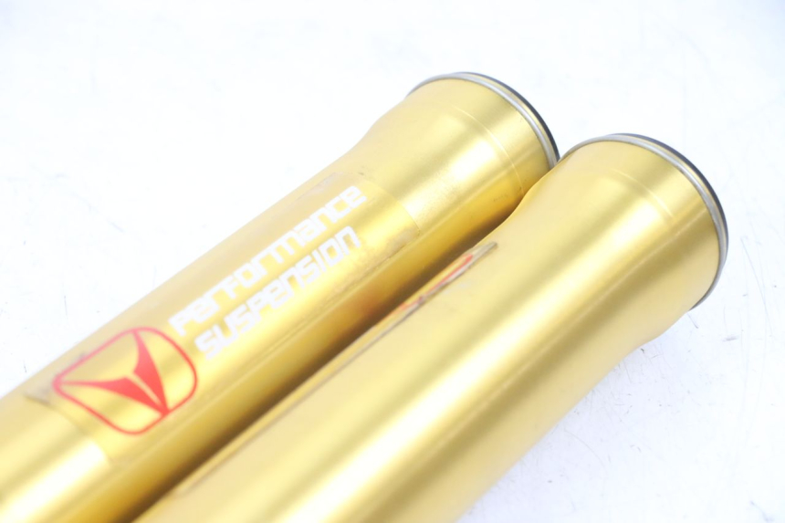 photo de OSŁONA WIDEŁEK AMORTYZATORA VENT DERAPAGE 50 (2018 - 2023) - Zbliżenie techniczne