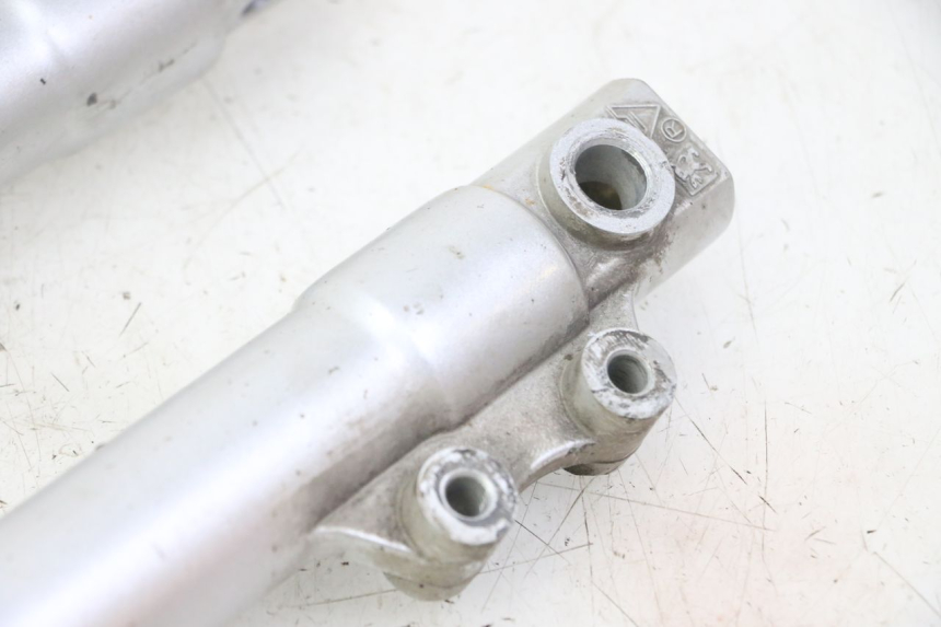 photo de OSŁONA WIDEŁEK ZAWIESZENIA PRZEDNIEGO PEUGEOT VIVACITY NEW 4T 50 (2008 - 2017) - Widok produktu