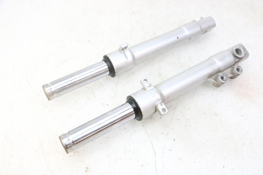 photo de OSŁONA WIDEŁEK ZAWIESZENIA PRZEDNIEGO PEUGEOT VIVACITY NEW 4T 50 (2008 - 2017) - Szczegóły charakterystyczne