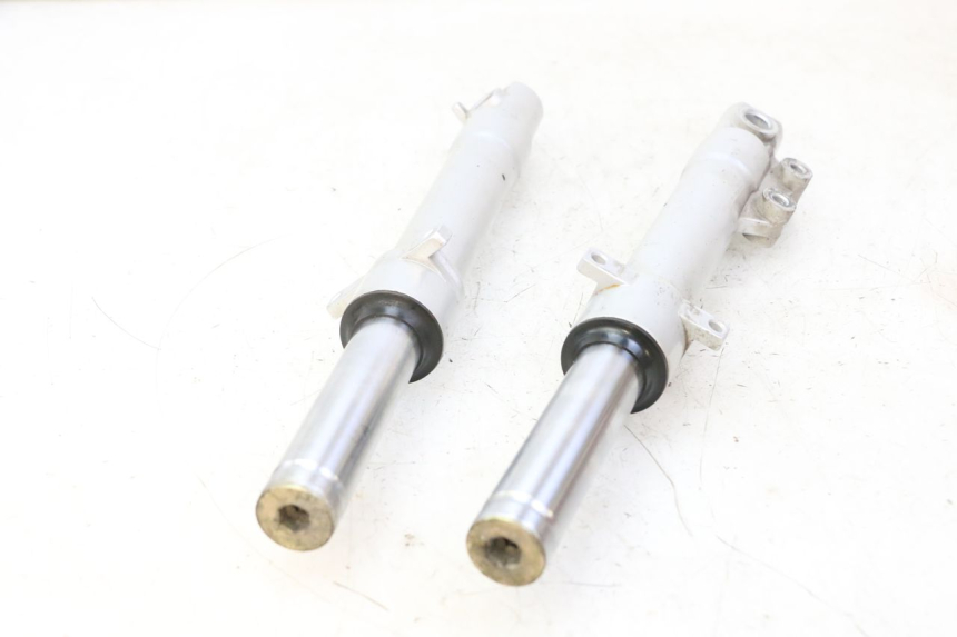 photo de OSŁONA WIDEŁEK ZAWIESZENIA PRZEDNIEGO PEUGEOT VIVACITY NEW 4T 50 (2008 - 2017) - Widok ogólny