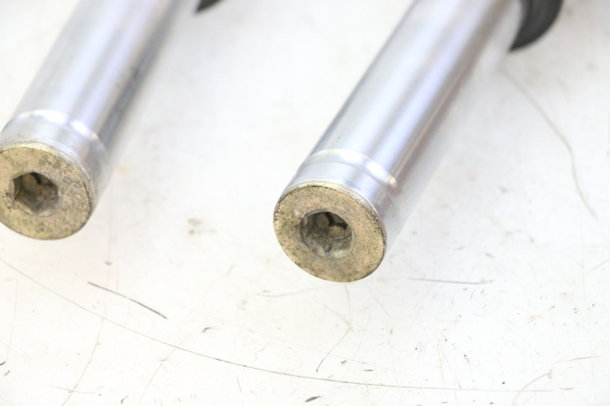 photo de OSŁONA WIDEŁEK ZAWIESZENIA PRZEDNIEGO PEUGEOT VIVACITY NEW 4T 50 (2008 - 2017) - Punkty mocowania