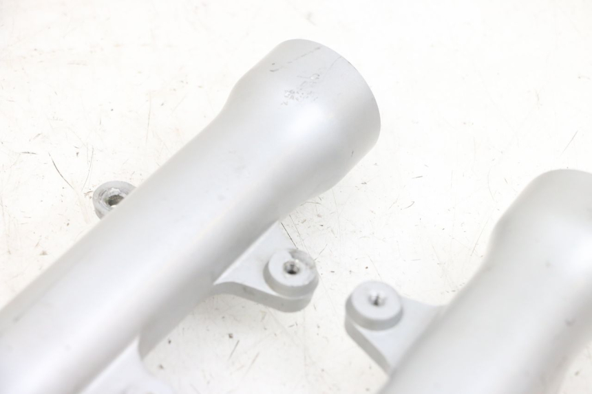 photo de OSŁONA WIDEŁEK ZAWIESZENIA PRZEDNIEGO DAELIM VJ ROADWIN FI 125 (2008 - 2017) - Oznaczenia i referencje