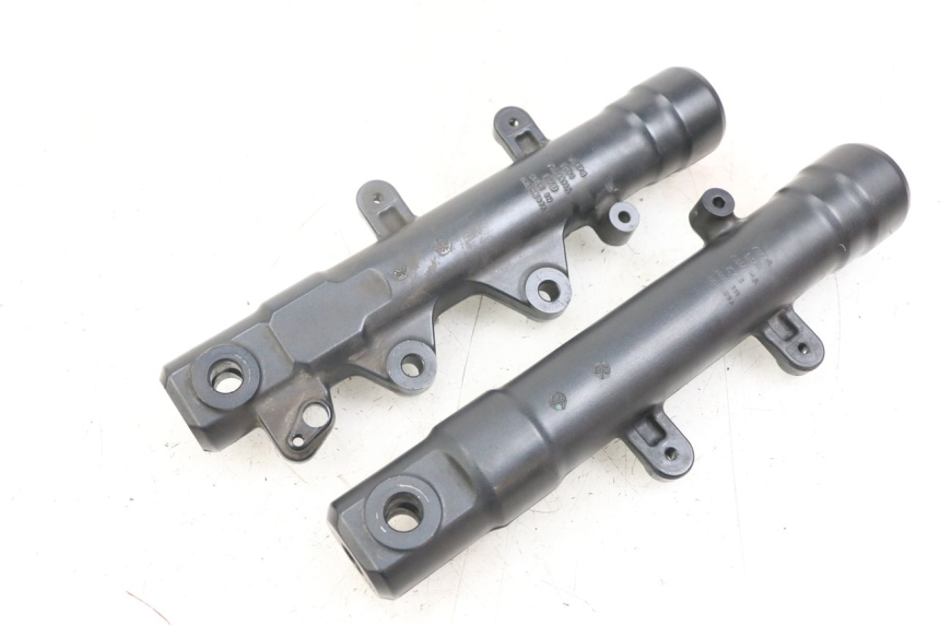 photo de OSŁONA WIDEŁEK ZAWIESZENIA PRZEDNIEGO YAMAHA XMAX X-MAX ABS 125 (2017 - 2020) - Szczegół części