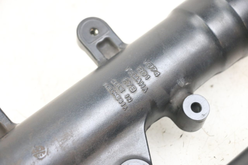 photo de OSŁONA WIDEŁEK ZAWIESZENIA PRZEDNIEGO YAMAHA XMAX X-MAX ABS 125 (2017 - 2020) - Zoom stanu zużycia