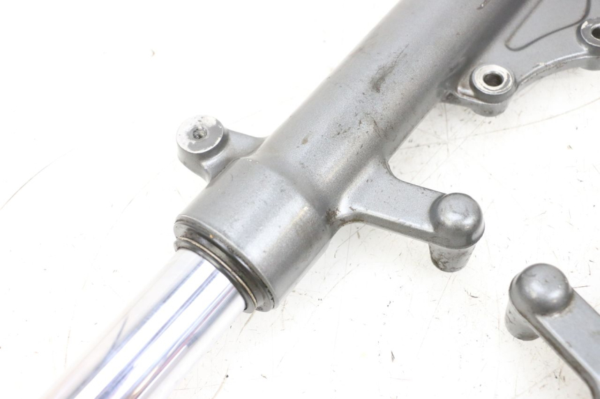 photo de OSŁONA WIDEŁEK ZAWIESZENIA PRZEDNIEGO YAMAHA XMAX X-MAX 125 (2006 - 2009) - Inny kąt widzenia