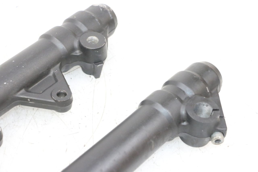 photo de OSŁONA WIDEŁEK ZAWIESZENIA PRZEDNIEGO YAMAHA X-MAX XMAX 125 (2010 - 2013) - Inny kąt widzenia