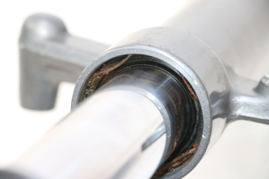photo de OSŁONA WIDEŁEK ZAWIESZENIA PRZEDNIEGO YAMAHA XMAX X-MAX 125 (2006 - 2009) - Szczegół części