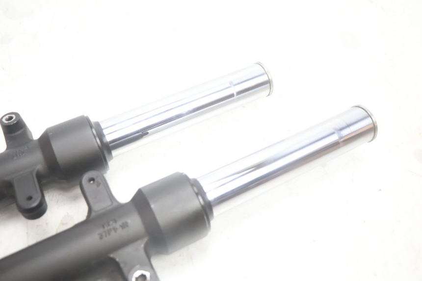 photo de OSŁONA WIDEŁEK ZAWIESZENIA PRZEDNIEGO YAMAHA X-MAX XMAX 125 (2010 - 2013) - Oznaczenia i referencje