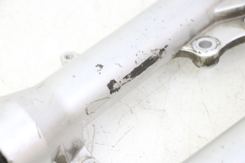 photo de OSŁONA WIDEŁEK ZAWIESZENIA PRZEDNIEGO PIAGGIO X9 EVOLUTION 125 (2003 - 2007) - Punkty mocowania