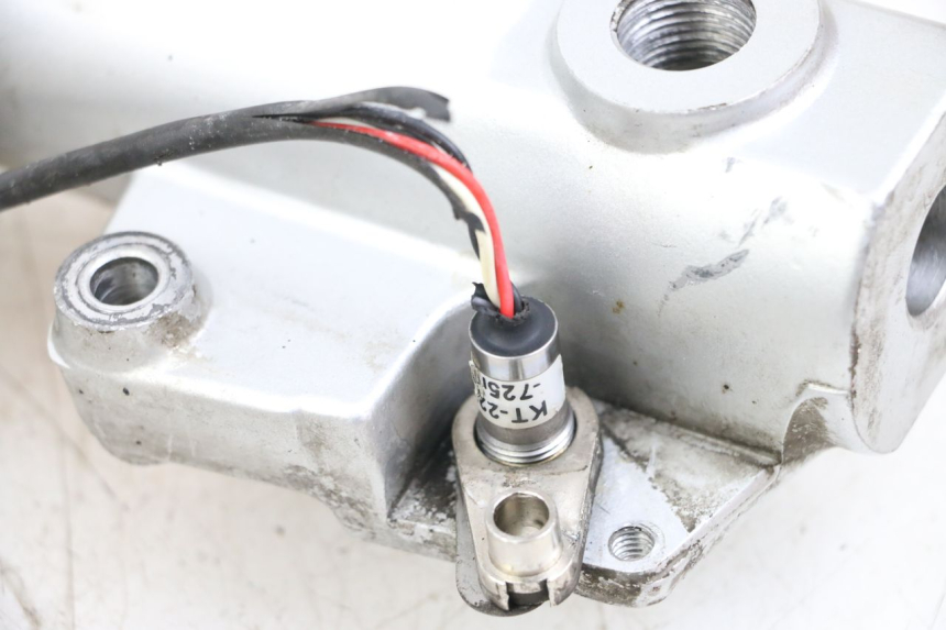 photo de OSŁONA WIDEŁEK AMORTYZATORA KYMCO XCITING 250 (2006 - 2009) - Punkty mocowania