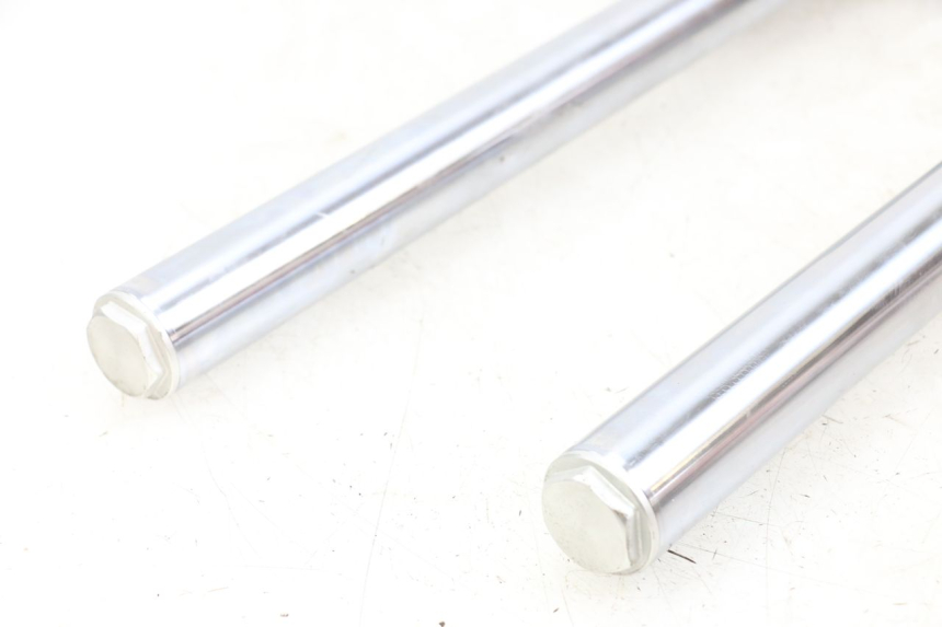 photo de OSŁONA WIDEŁEK AMORTYZATORA KYMCO XCITING 250 (2006 - 2009) - Oznaczenia i referencje