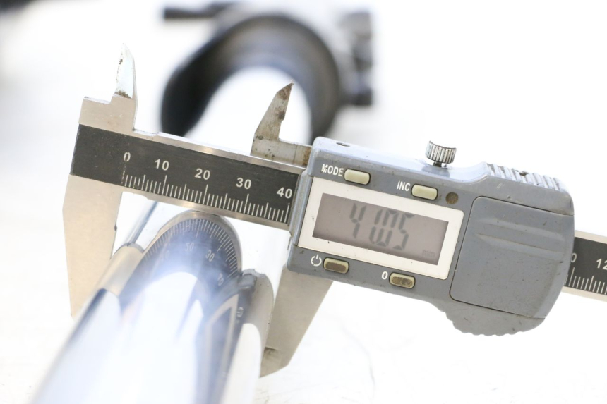 photo de TULEJA WIDEŁEK YAMAHA XP T-MAX ABS 500 (2005 - 2005) - Zbliżenie komponentów