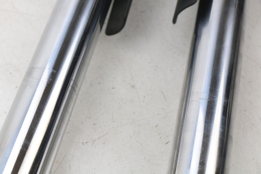 photo de OSŁONA WIDEŁEK ZAWIESZENIA PRZEDNIEGO YAMAHA XP T-MAX TMAX 500 (2008 - 2012) - Zbliżenie techniczne