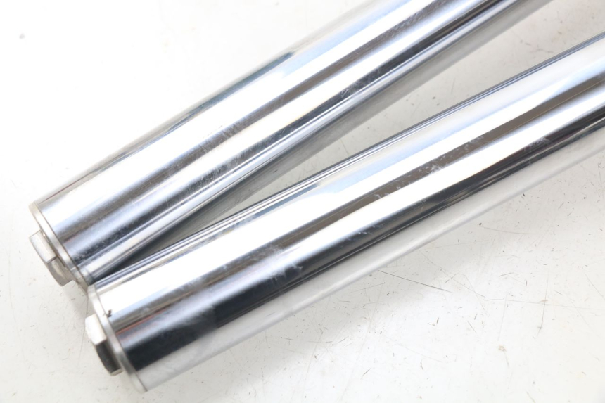 photo de OSŁONA WIDEŁEK ZAWIESZENIA PRZEDNIEGO YAMAHA XP T-MAX TMAX 500 (2008 - 2012) - Stan powierzchni