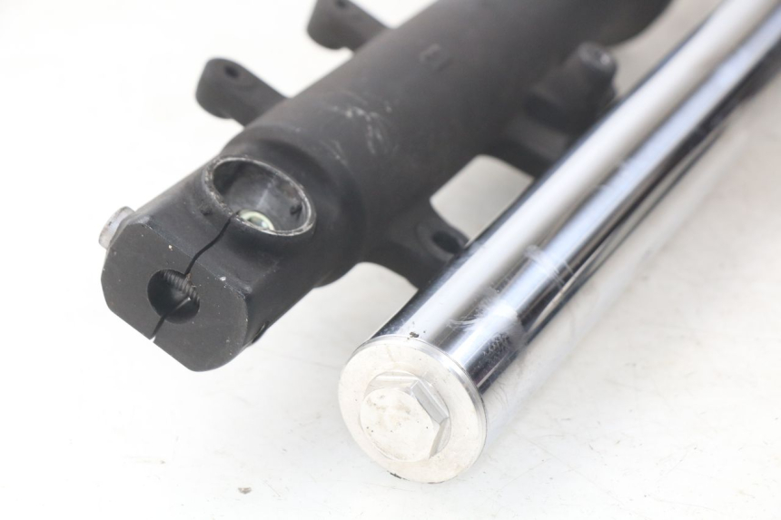 photo de OSŁONA WIDEŁEK ZAWIESZENIA PRZEDNIEGO YAMAHA XP T-MAX TMAX 500 (2008 - 2012) - Oznaczenia i referencje