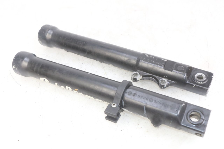 photo de OSŁONA WIDEŁEK ZAWIESZENIA PRZEDNIEGO PEUGEOT XP6 50 (2006 - 2011) - Zoom stanu zużycia