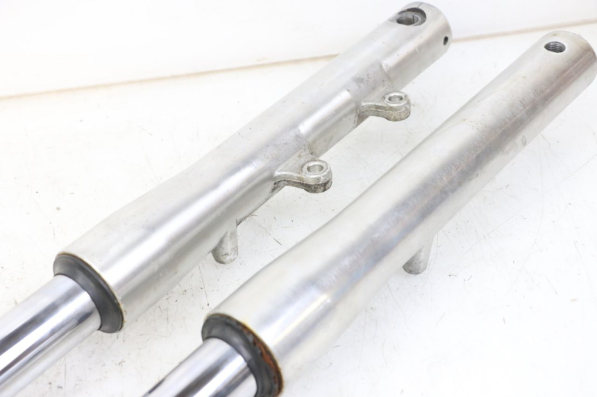 photo de OSŁONA WIDEŁEK ZAWIESZENIA PRZEDNIEGO YAMAHA XVS DRAG STAR DRAGSTAR 650 (1997 - 2007) - Widok produktu