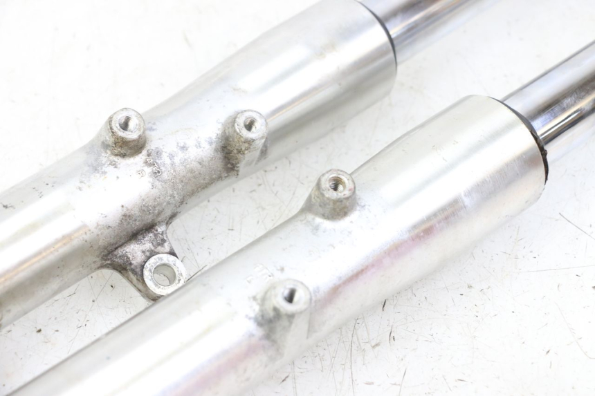 photo de OSŁONA WIDEŁEK ZAWIESZENIA PRZEDNIEGO YAMAHA XVS DRAG STAR DRAGSTAR 650 (1997 - 2007) - Punkty mocowania