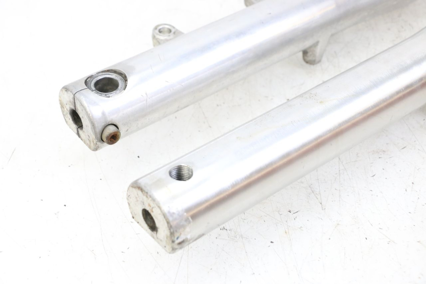 photo de OSŁONA WIDEŁEK ZAWIESZENIA PRZEDNIEGO YAMAHA XVS DRAG STAR DRAGSTAR 650 (1997 - 2007) - Część sprawdzona