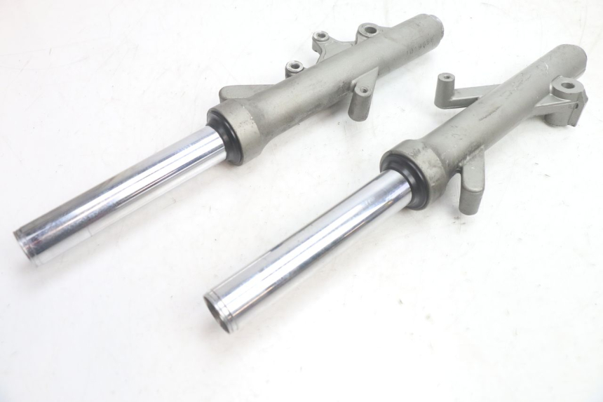 photo de TULEJA WIDEŁEK YAMAHA YP MAJESTY 125 (1998 - 2001) - Punkty mocowania