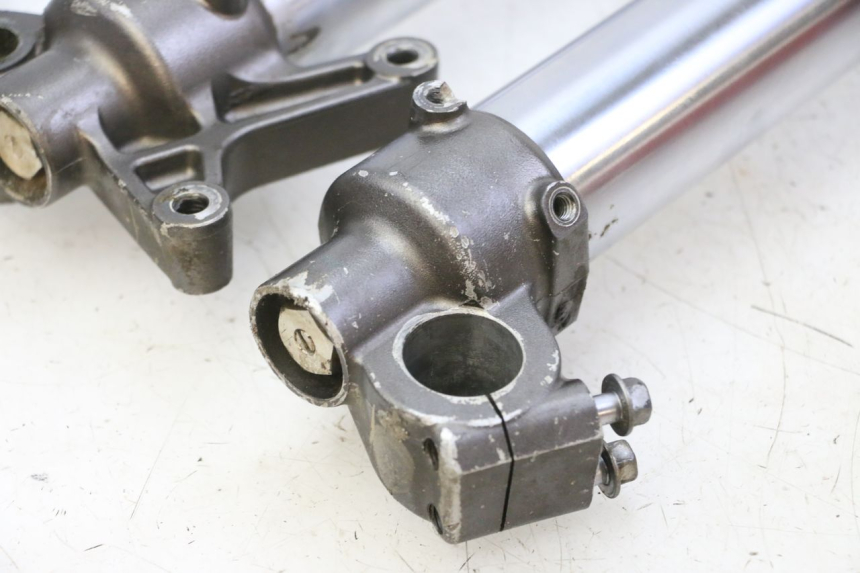 photo de OSŁONA WIDEŁEK AMORTYZATORA YAMAHA YZ-F YZF 250 (2014 - 2018) - Widok z bliska