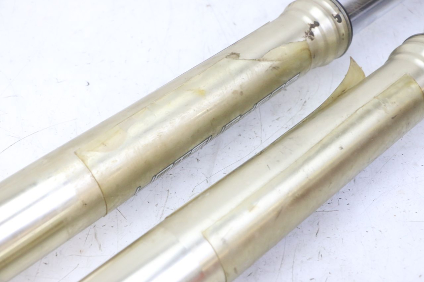 photo de OSŁONA WIDEŁEK AMORTYZATORA YAMAHA YZ-F YZF 250 (2014 - 2018) - Struktura - zbliżenie