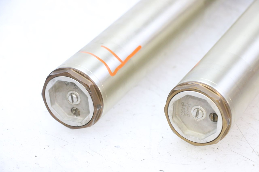 photo de OSŁONA WIDEŁEK AMORTYZATORA YAMAHA YZ-F YZF 250 (2014 - 2018) - Zoom jakości