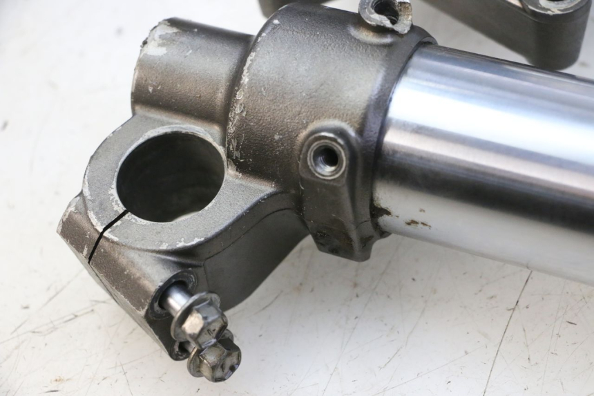 photo de OSŁONA WIDEŁEK AMORTYZATORA YAMAHA YZ-F YZF 250 (2014 - 2018) - Widok ogólny