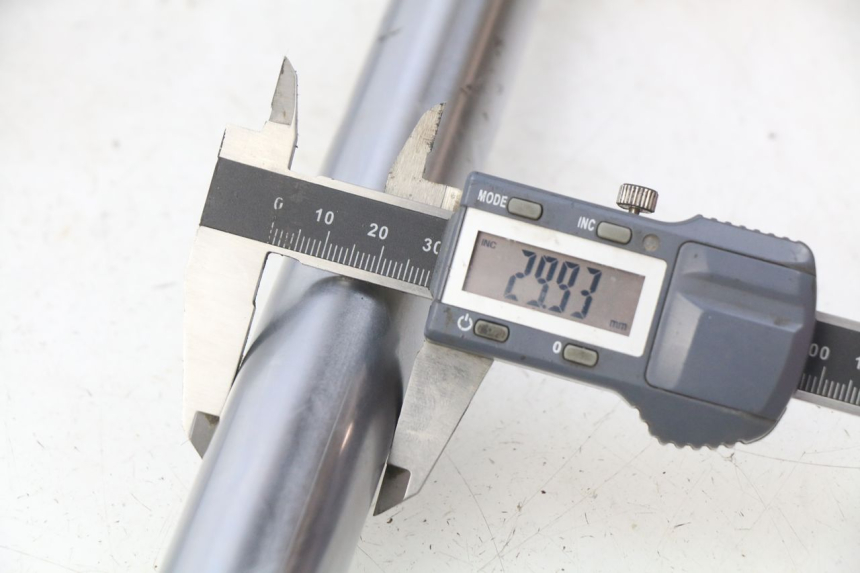 photo de OSŁONA WIDEŁEK ZAWIESZENIA PRZEDNIEGO YAMAHA YZ 80 (1982 - 1983) - Szczegół części