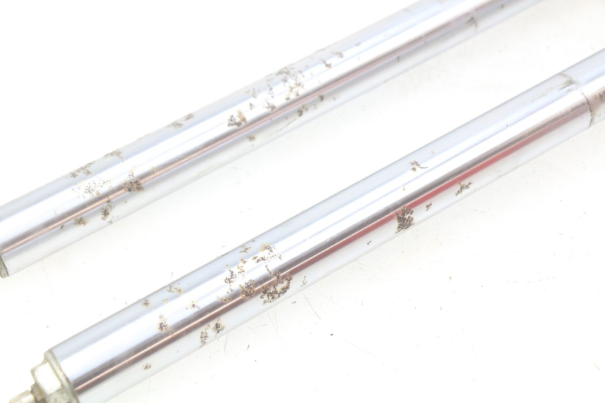 photo de OSŁONA WIDEŁEK ZAWIESZENIA PRZEDNIEGO YAMAHA YZ 80 (1982 - 1983) - Widok produktu