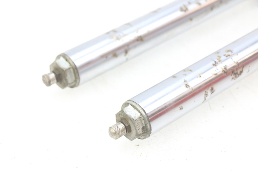 photo de OSŁONA WIDEŁEK ZAWIESZENIA PRZEDNIEGO YAMAHA YZ 80 (1982 - 1983) - Szczegóły charakterystyczne